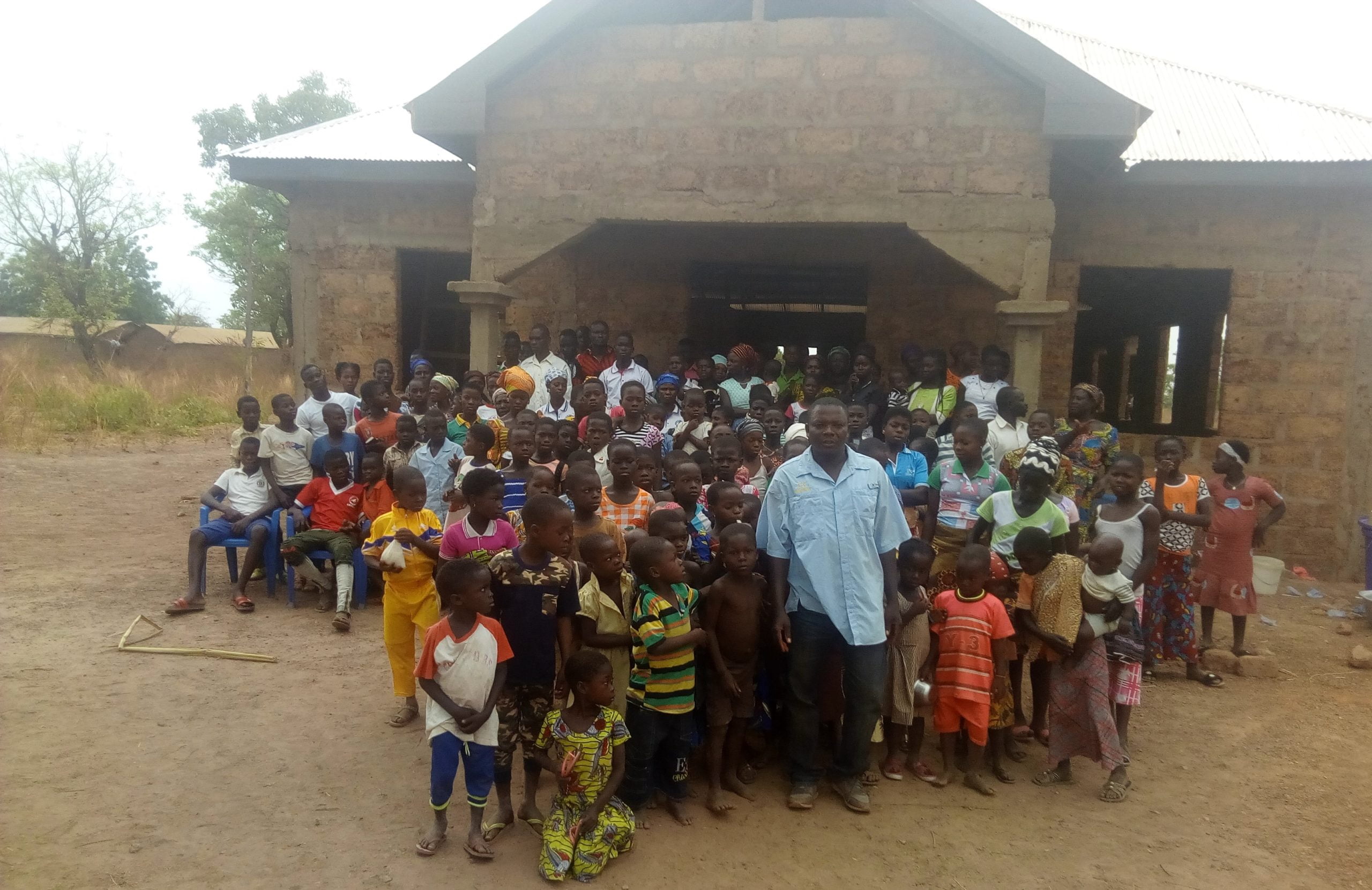 Prayer led by David at Lipusi church